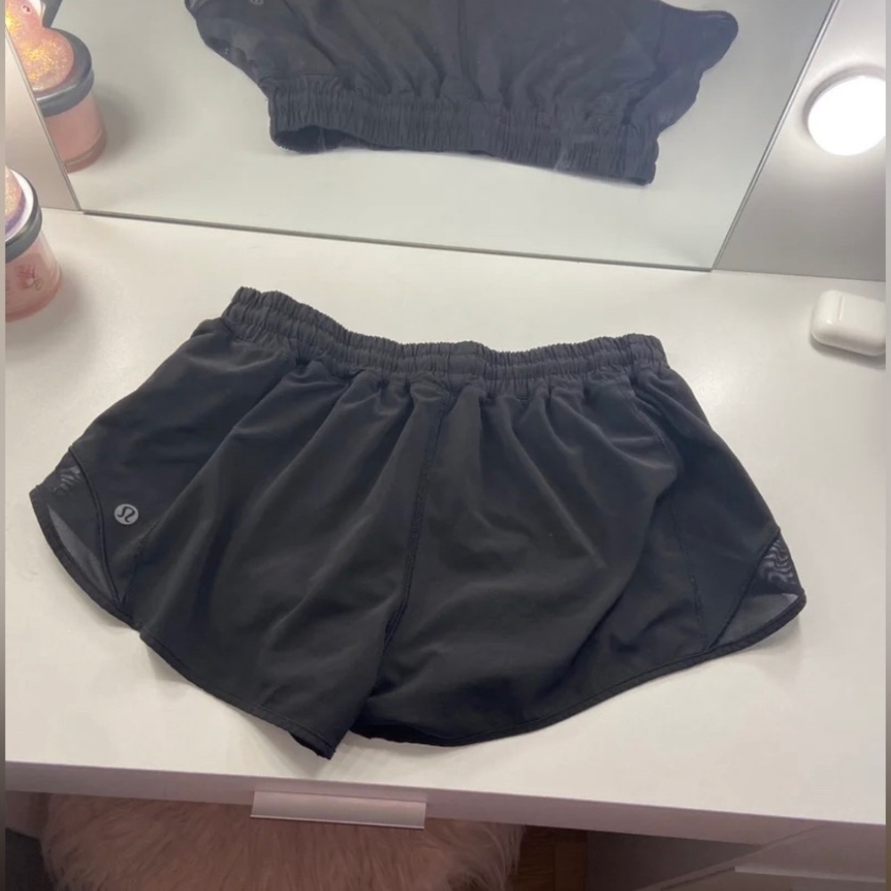 Lululemon Hotty Hot Shorts 2.5